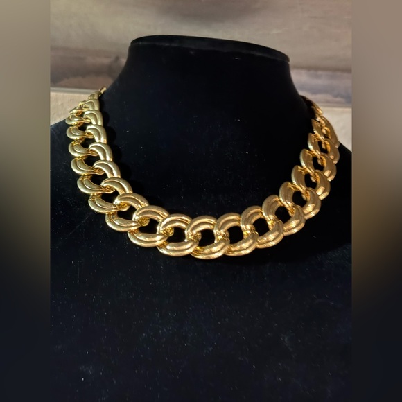 Napier Gold Tone Large Link Chocker Necklace EUC - Picture 5 of 9